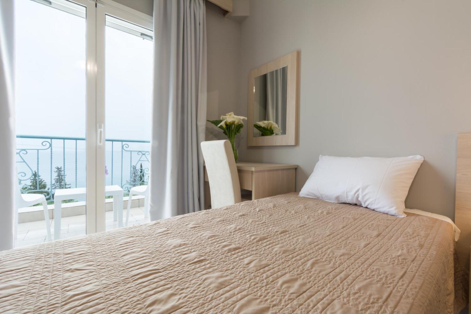 Corfu Aquamarine Aparthotel Notos Room photo